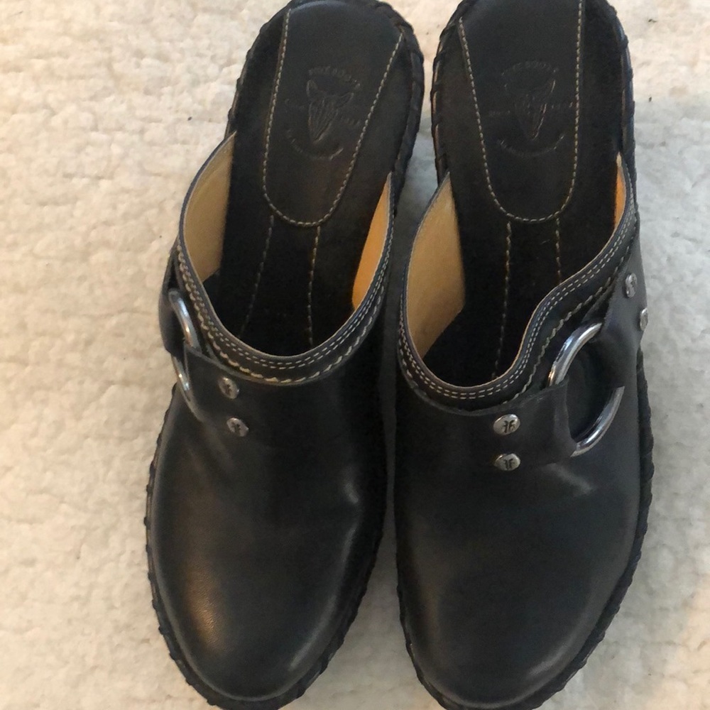 FRYE “Charlotte” black clog. EUC 7 1/2